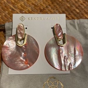 Pink Kendra Scott earrings NWT